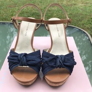 Bandolino denim sandals size 6.5